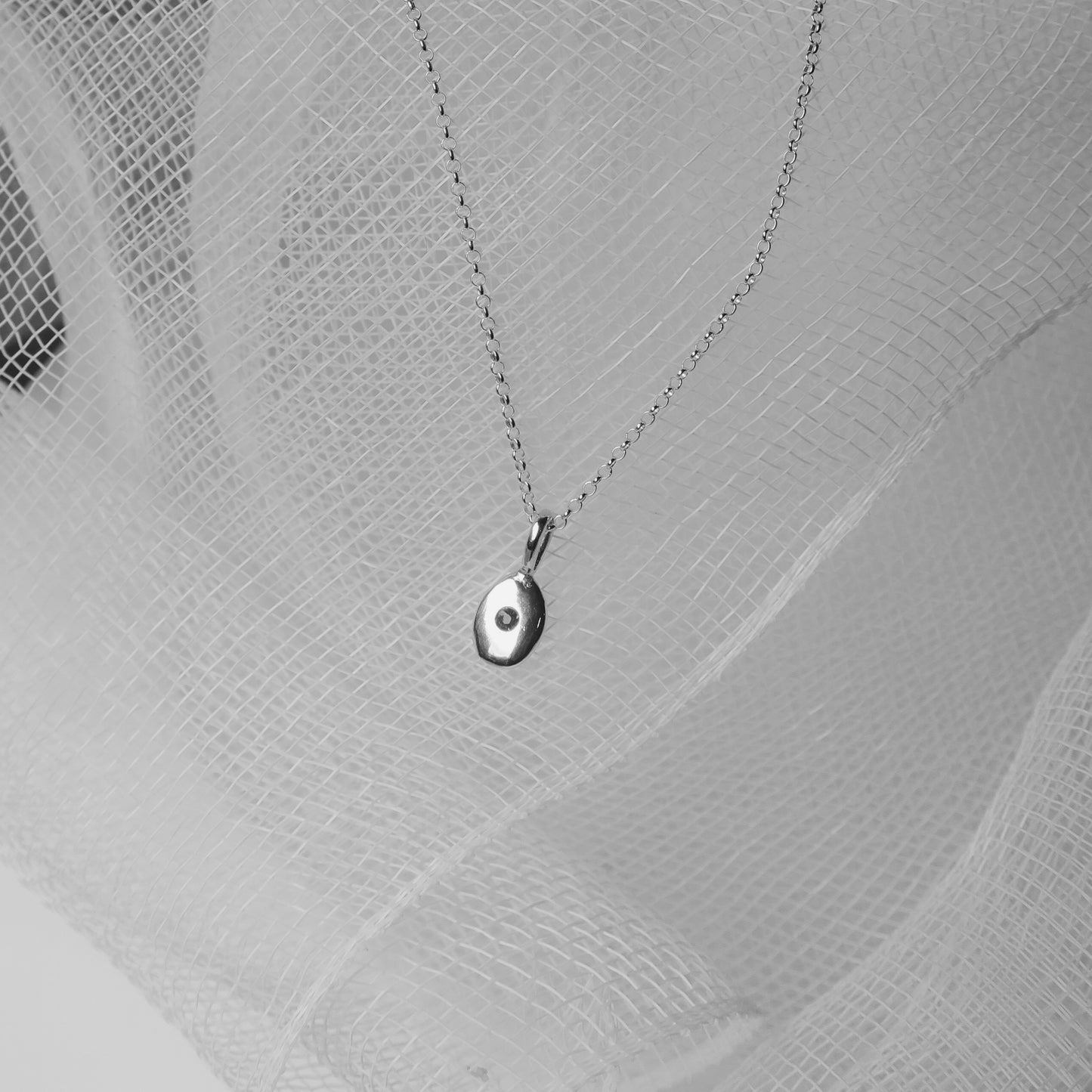 Elsa Pendant & Chain