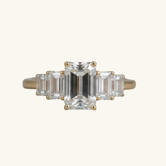 Naomi Ring